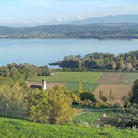 Bed and Breakfast Swiss Borzoi House Vully-les-Lacs Esterno foto