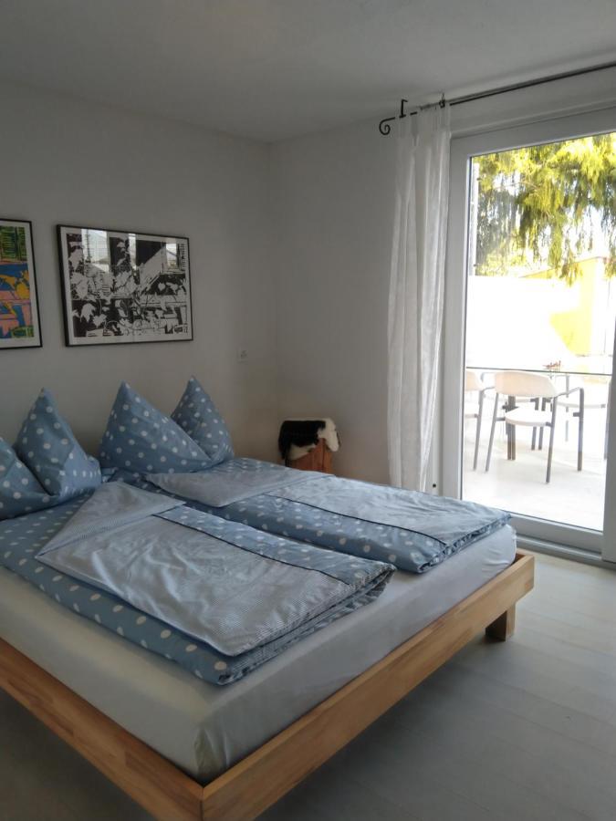 Bed and Breakfast Swiss Borzoi House Vully-les-Lacs Esterno foto