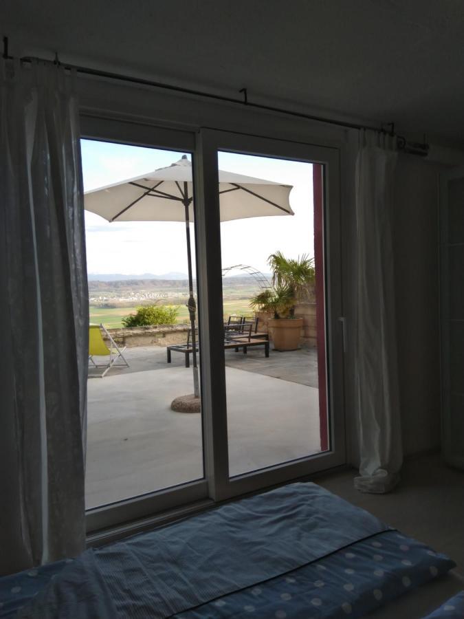 Bed and Breakfast Swiss Borzoi House Vully-les-Lacs Esterno foto