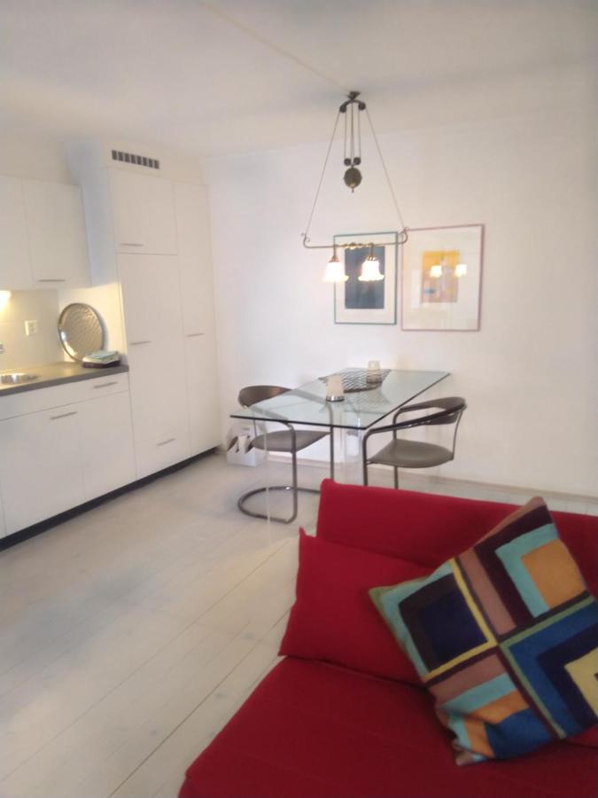 Bed and Breakfast Swiss Borzoi House Vully-les-Lacs Esterno foto